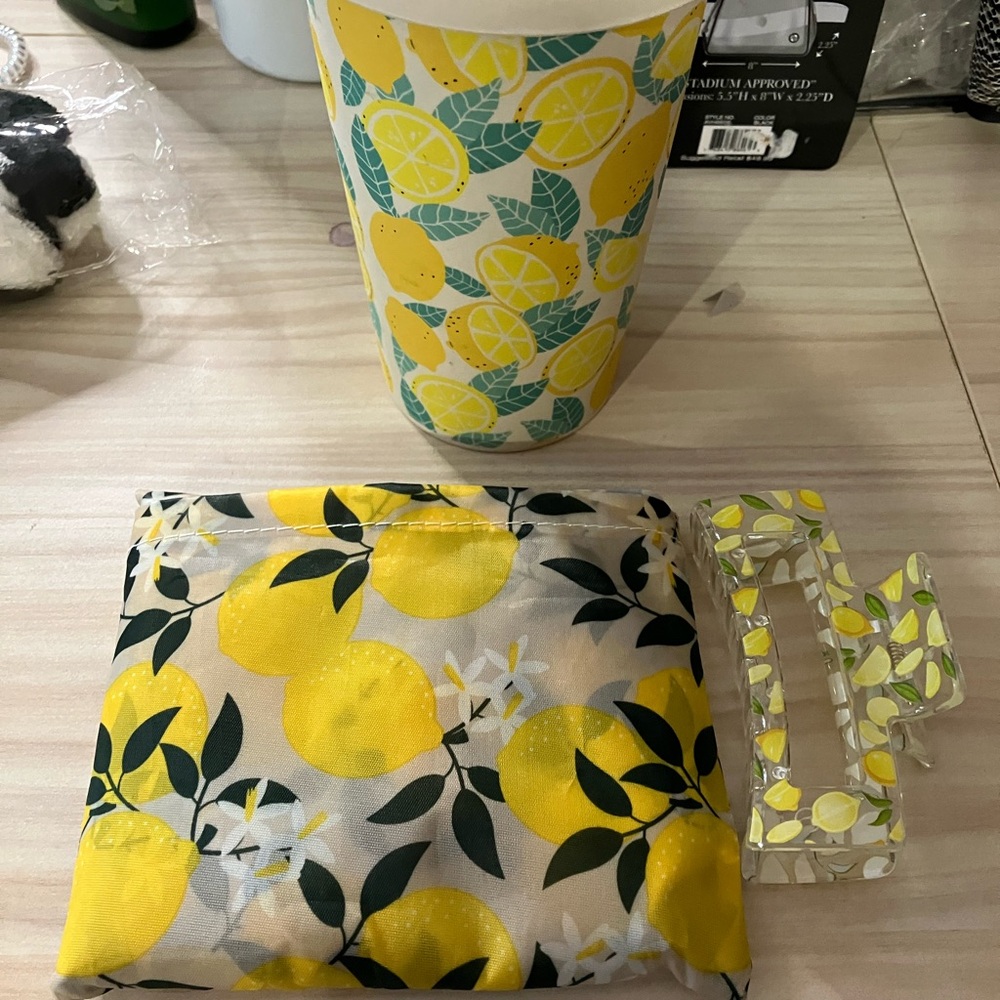 Lemon Print Tumbler and Accessories Set